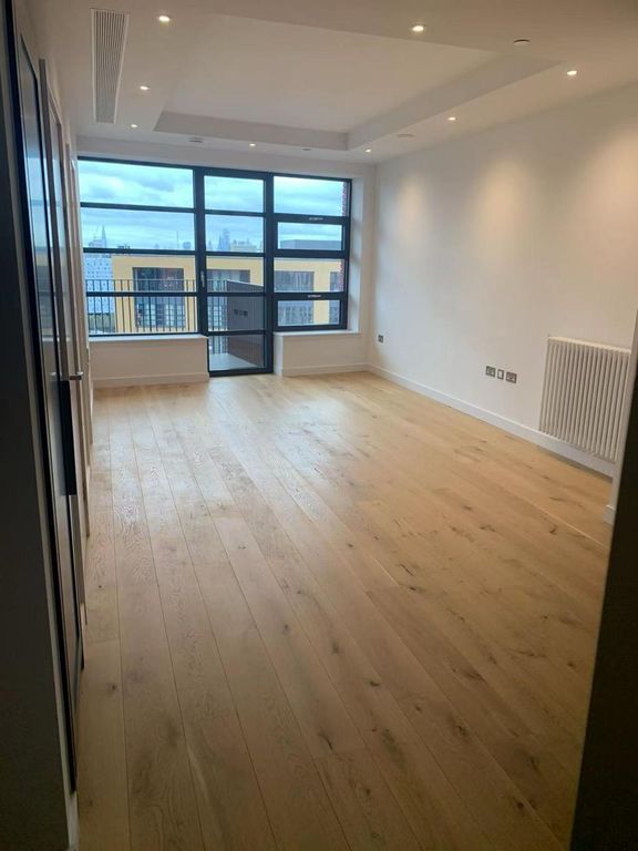 Property photo 1 of 7 A Lovely One Bedroom Flat To Let In Canary Wharf