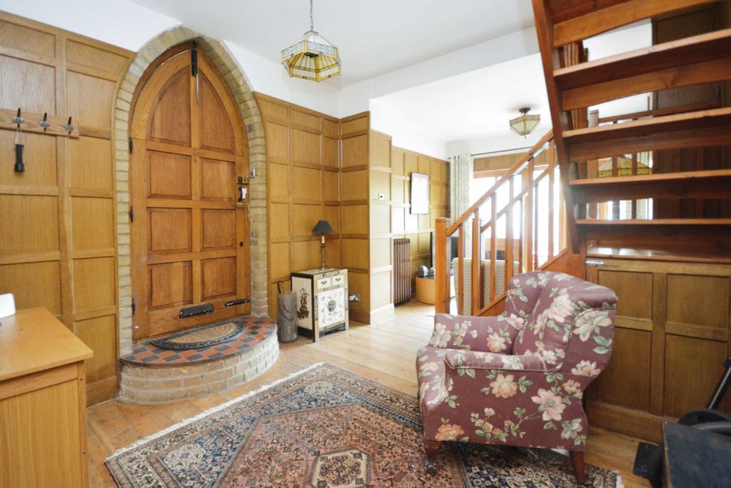 Property photo 3 of 12