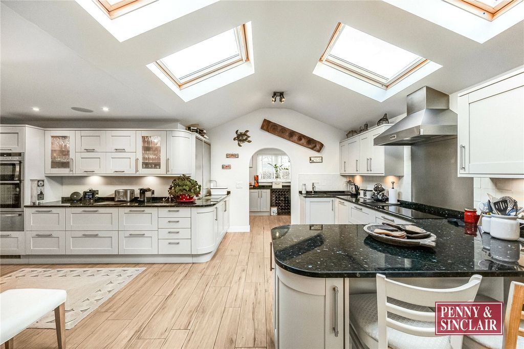 Property photo 3 of 25 Picture No. 24