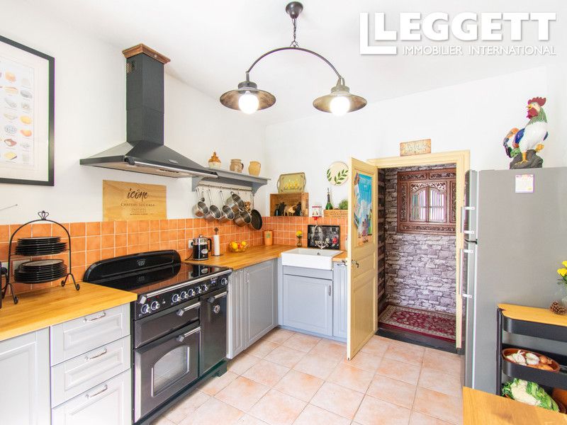 Property photo 2 of 10