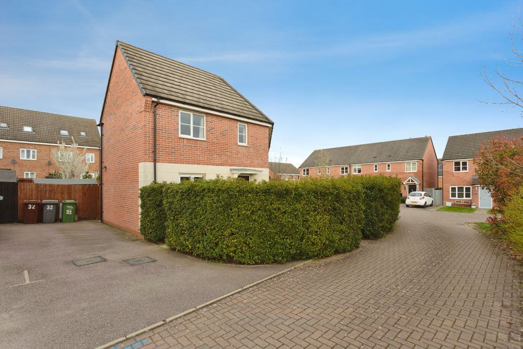 Property photo 2 of 15 Front View