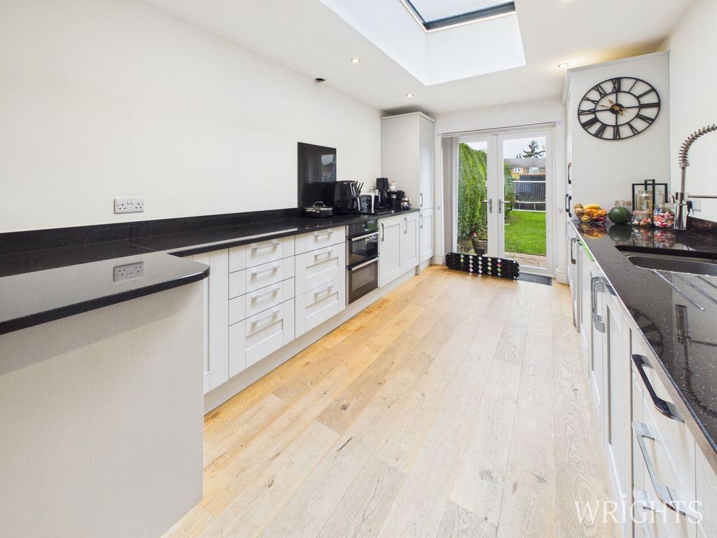 Property photo 3 of 15 Kitchen