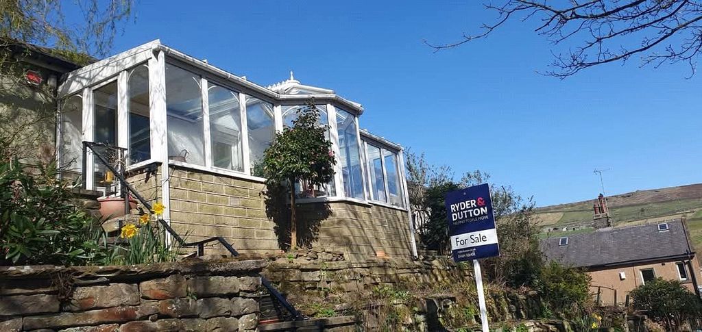 Property photo 2 of 25 External