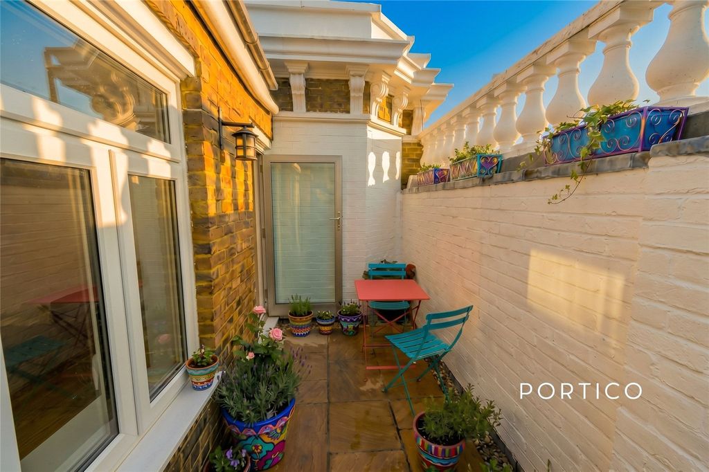 Property photo 2 of 12 Picture No. 27