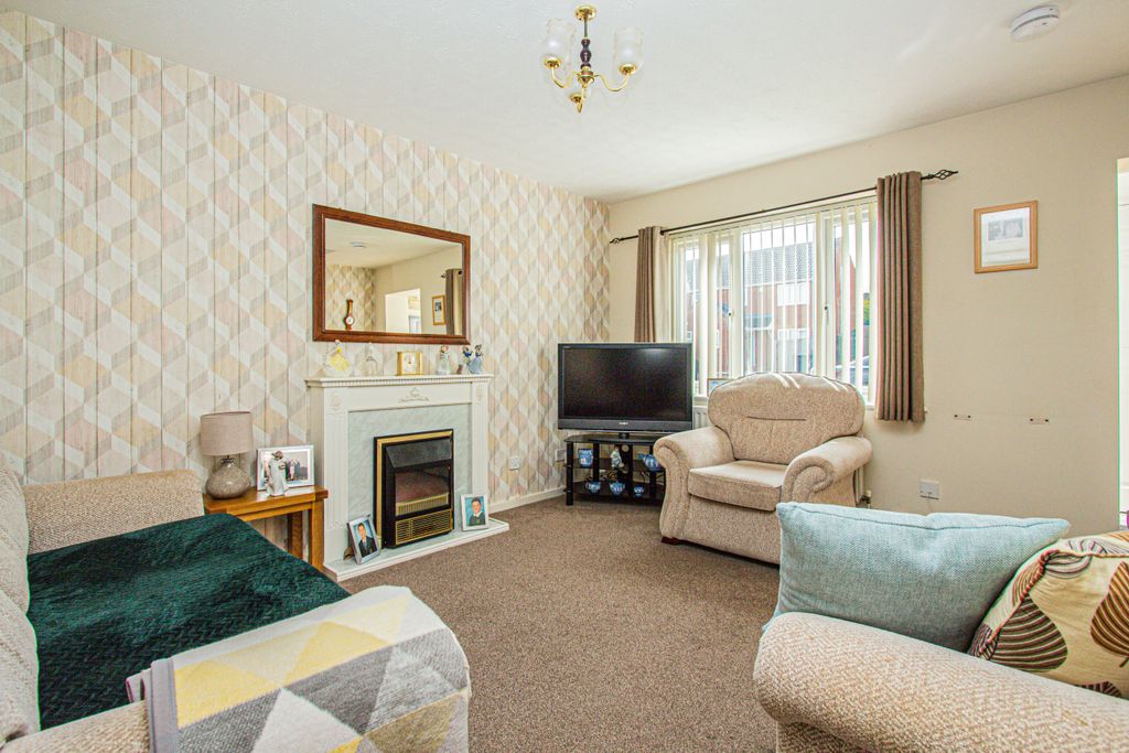 Property photo 2 of 10 Lounge