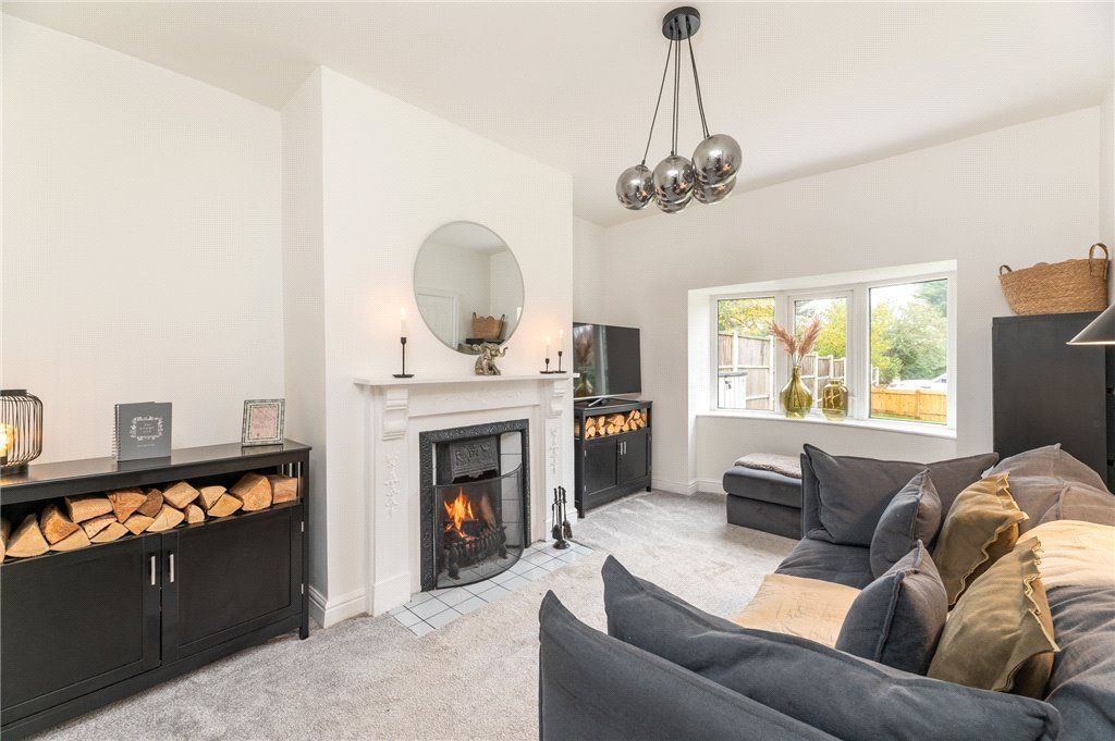 Property photo 2 of 35 Living Room