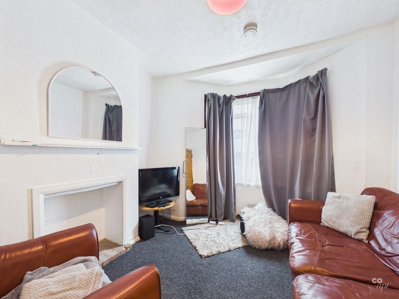 Property photo 1 of 17 Photo 10