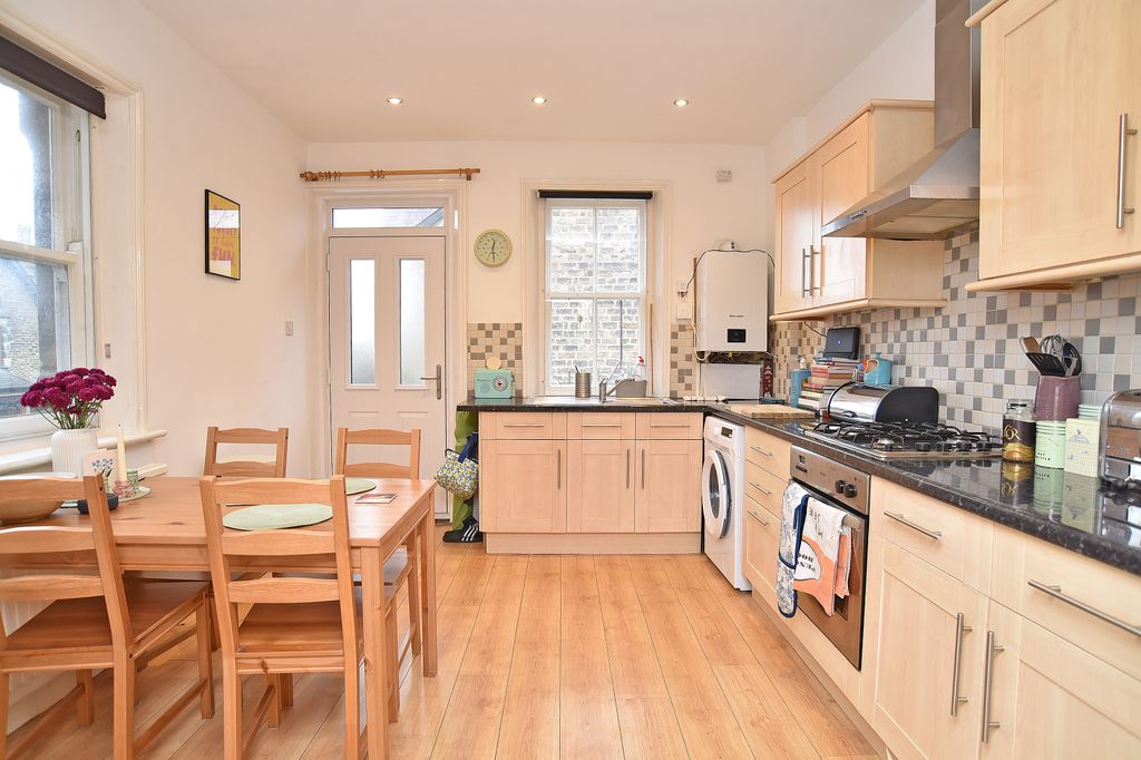 Property photo 3 of 7 App_6779