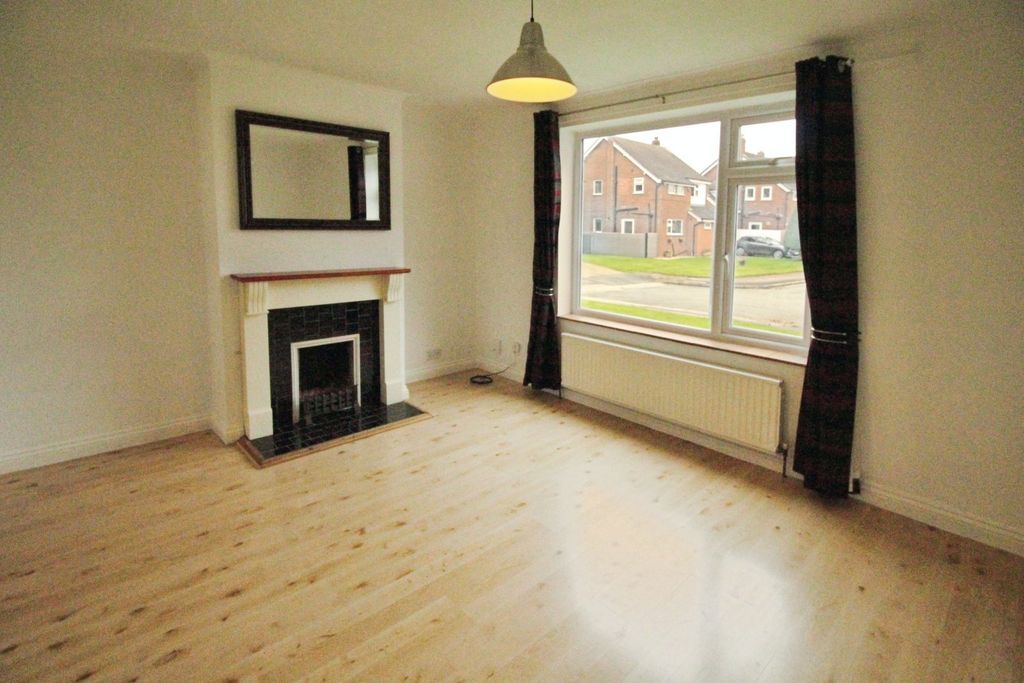 Property photo 3 of 21 Lounge