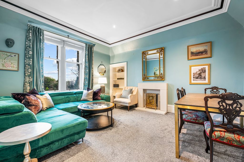 Property photo 2 of 37