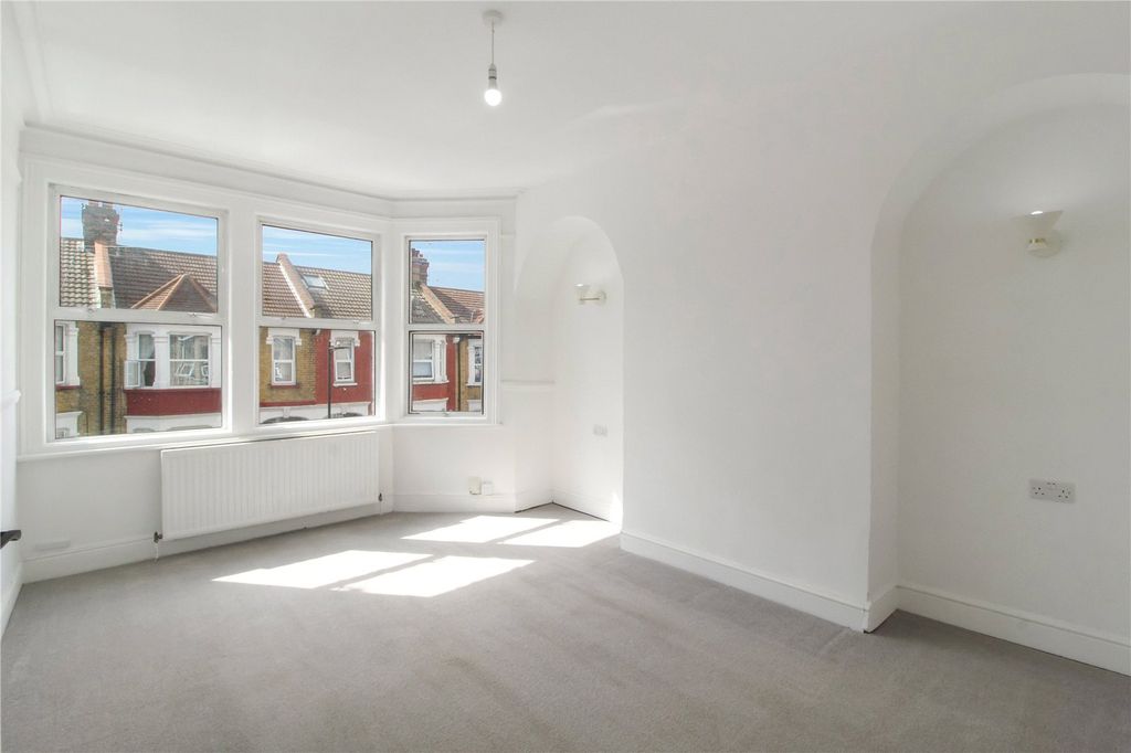 Property photo 2 of 11 Picture No. 04