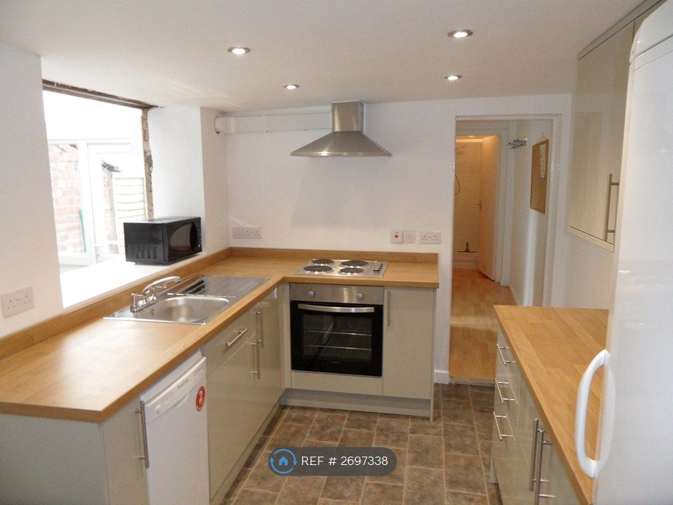 Property photo 3 of 12