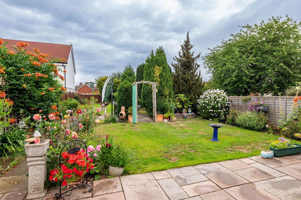 Property photo 3 of 23