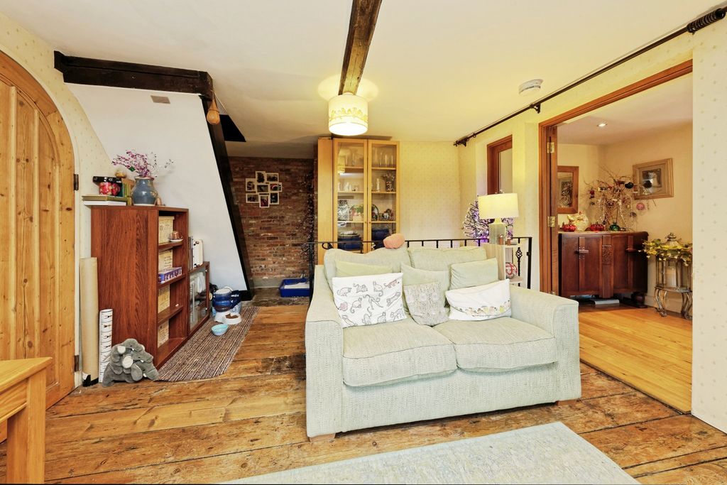 Property photo 3 of 19