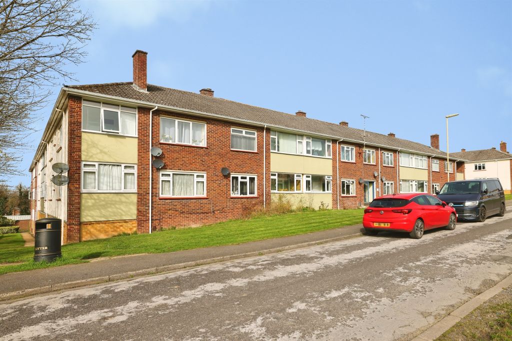 Property photo 1 of 32