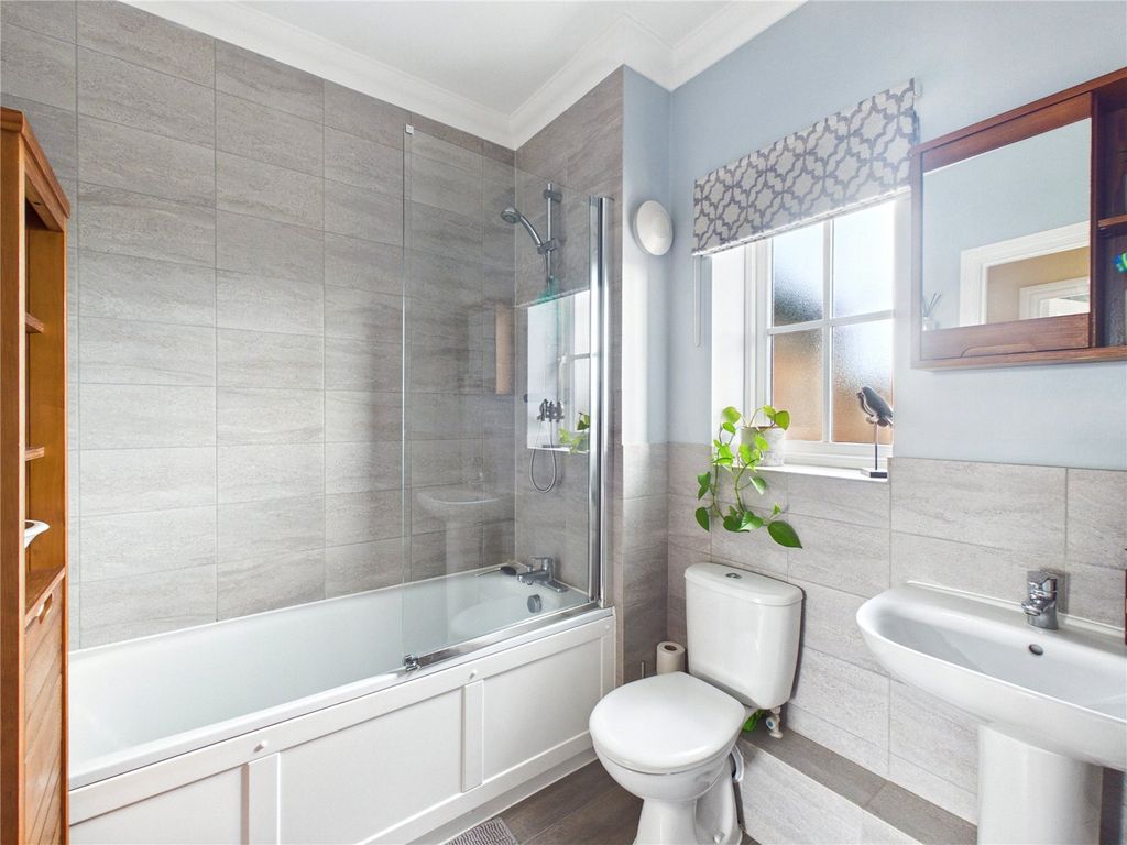 Additional image 5 of 1 bed flat for saleWarren Avenue, Saxmundham, Suffolk IP17