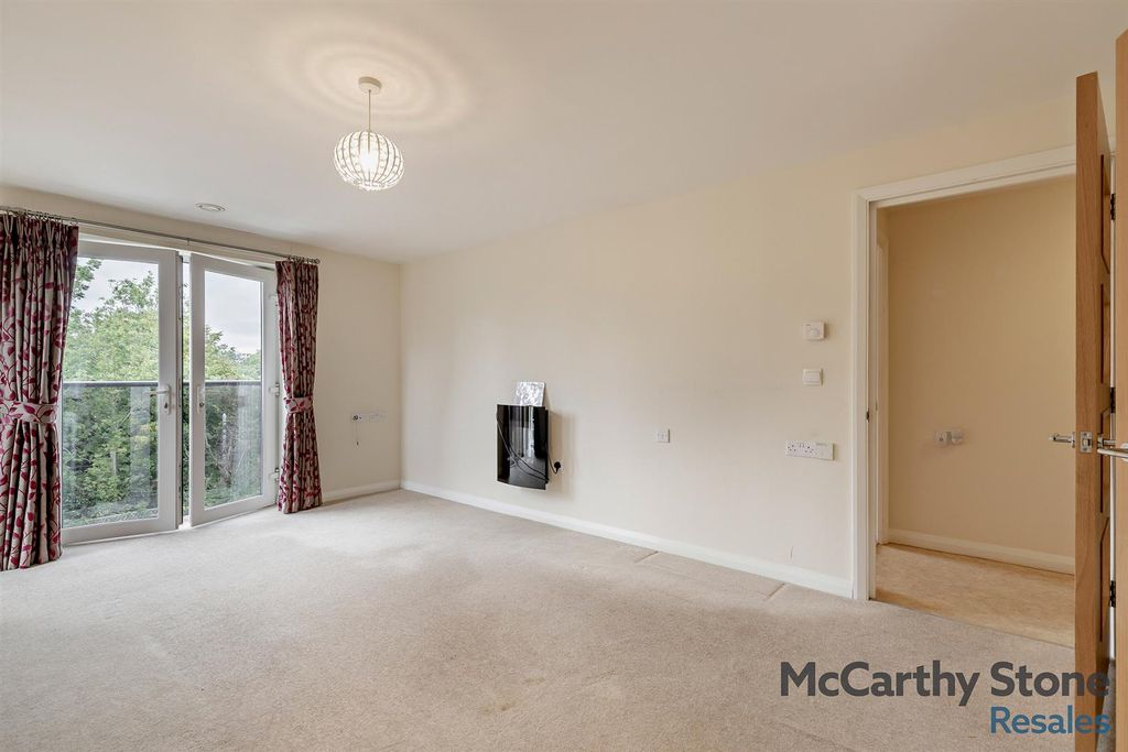 Property photo 3 of 20 8660689-Interior06-800.Jpg