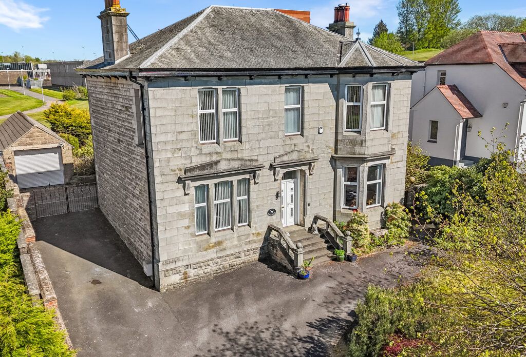Property photo 1 of 32