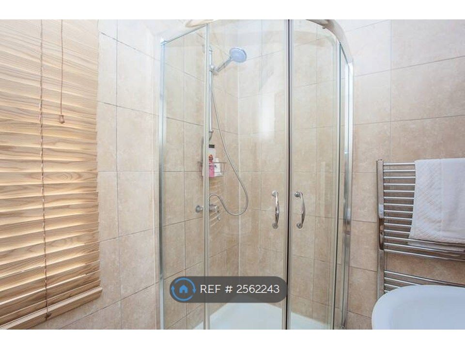 Property photo 3 of 12 Shower