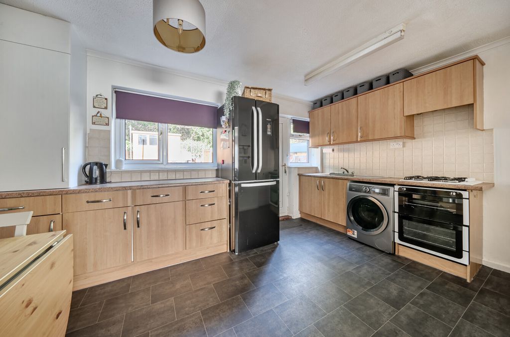 Property photo 3 of 18 1355514-5-68c9829...