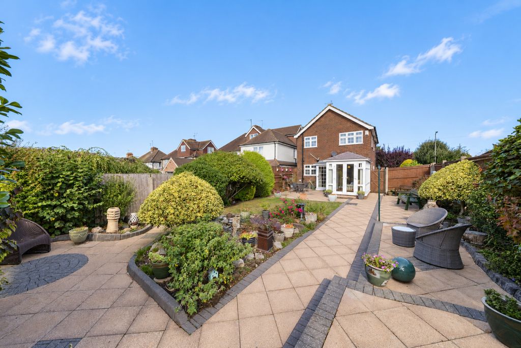Property photo 2 of 23 198-Tring-Road-5794