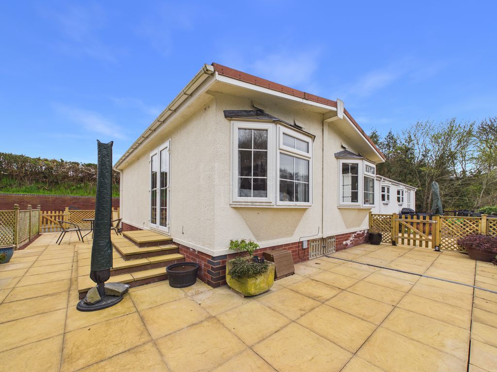 Property photo 1 of 19 2 Bedroom Mobile/Park Home For Sale