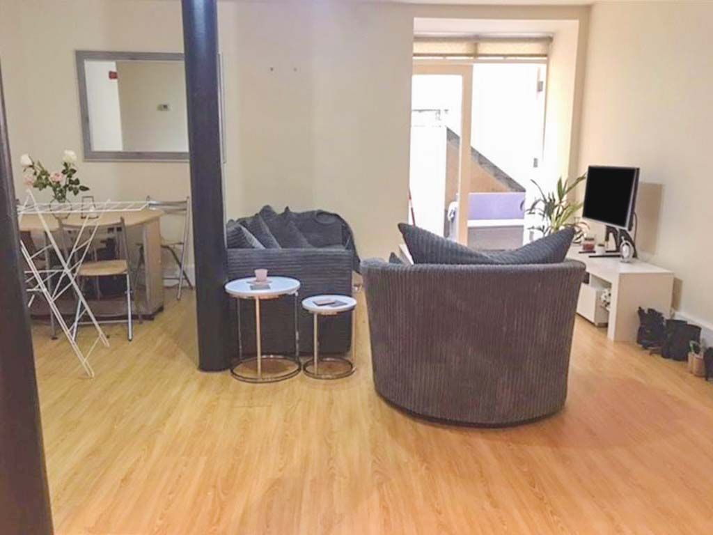 Property photo 2 of 5 Living Room