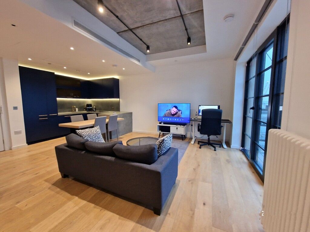 Property photo 1 of 10 Lounge