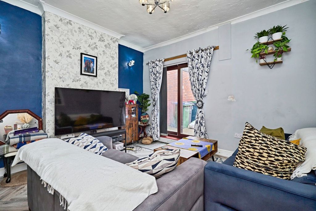 Property photo 2 of 20 Pbox-Img.Jpg