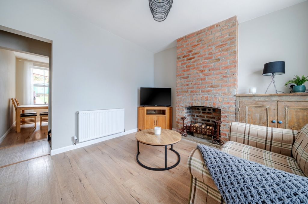Property photo 3 of 21 1416557-9-698Efe682Bf7F