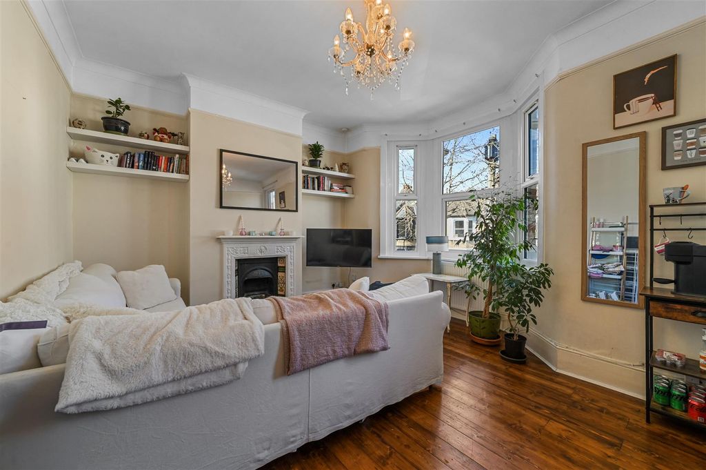 Property photo 3 of 13 Sitting Room