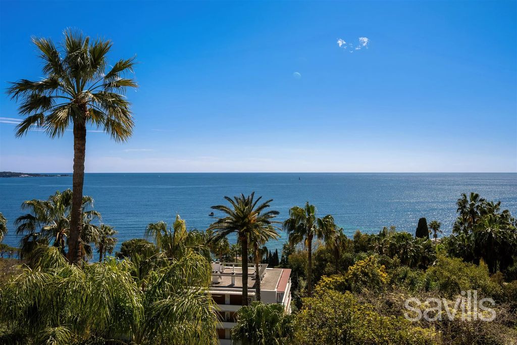 Property photo 1 of 10 An Exceptional Apartment With Panoramic Sea View