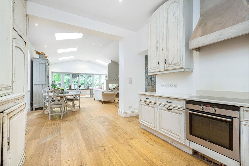 Property photo 2 of 15 Kitchen