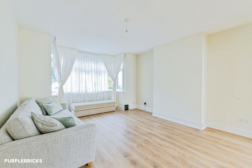 Property photo 3 of 18 Reception Room