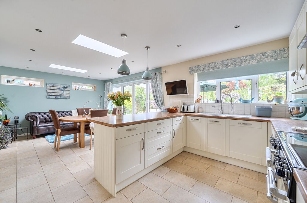 Property photo 2 of 21 1450918-8-69F0Eb4...