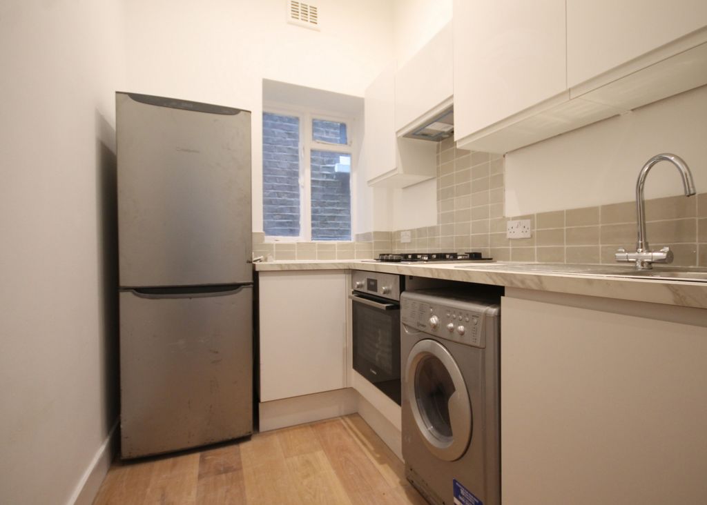 Property photo 2 of 4 Kitchen