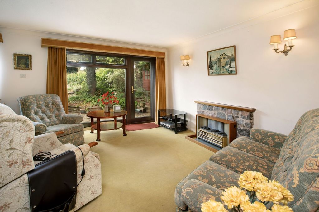 Property photo 2 of 13 Photo 8