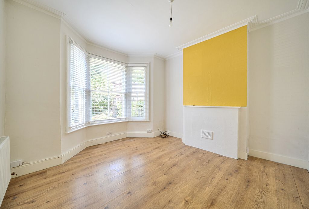 Property photo 2 of 14 1483936-16-6A3E7F...