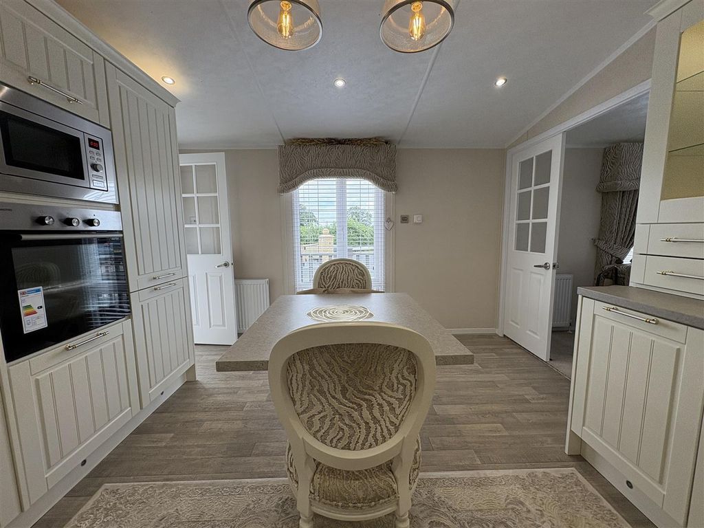 Property photo 3 of 12 Img_2248.Jpeg