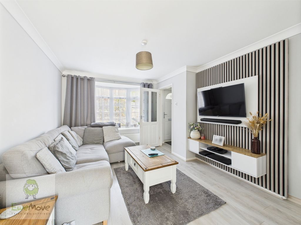 Property photo 1 of 14 Living Room