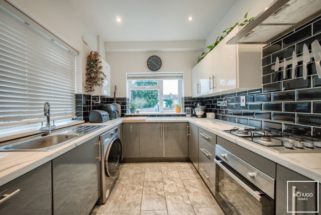 Property photo 2 of 14 Xt5A5338-Hdr(3)