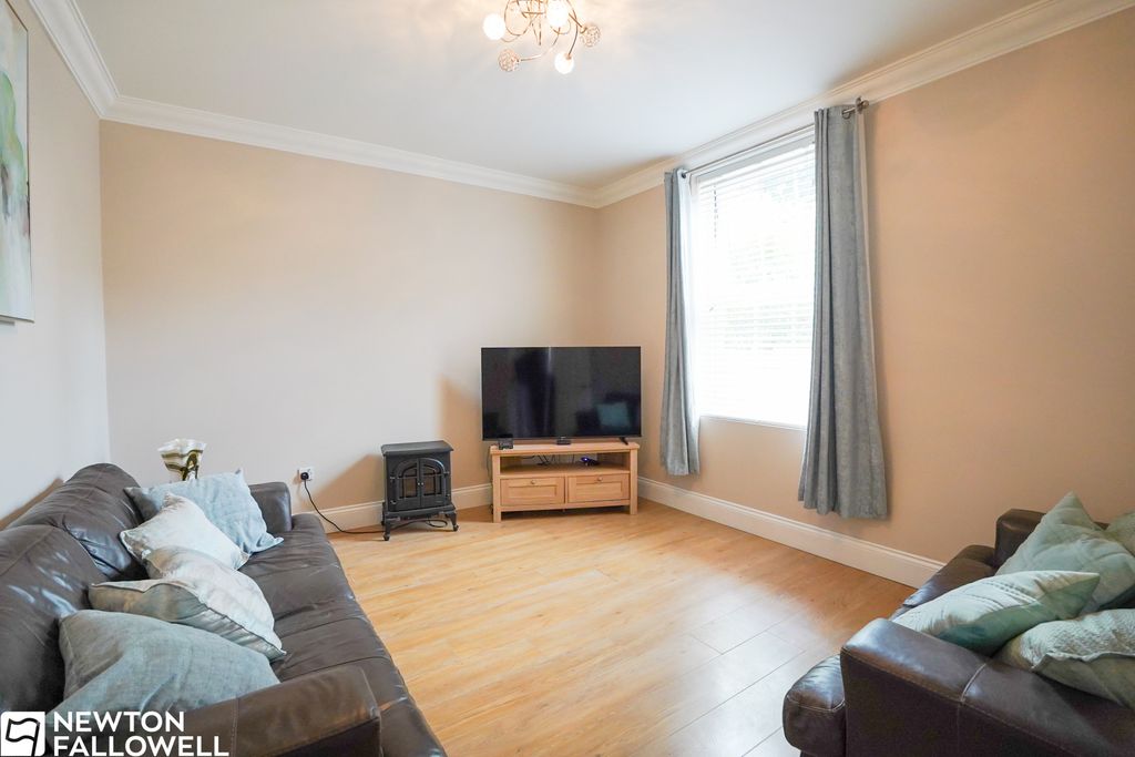 Property photo 2 of 24