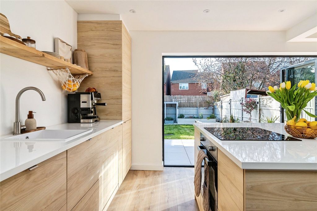 Property photo 3 of 26 Picture No. 34