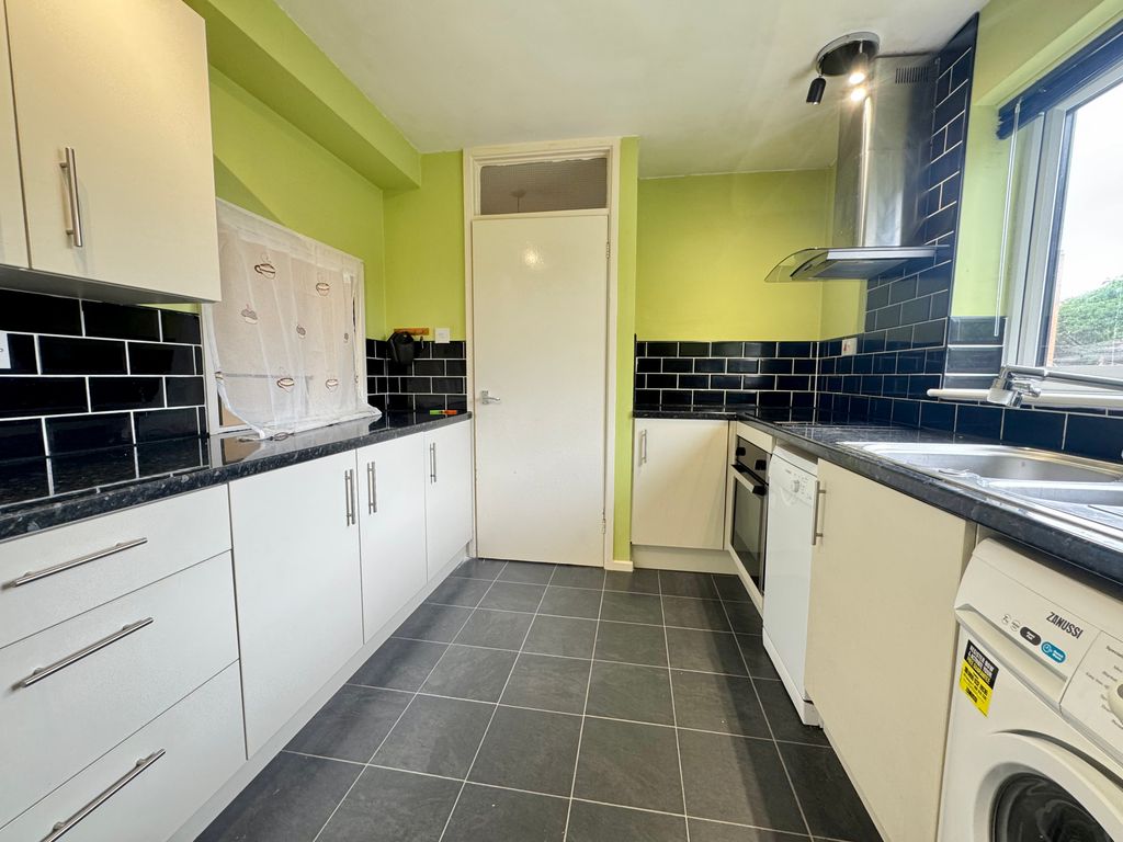 Property photo 2 of 12 Image