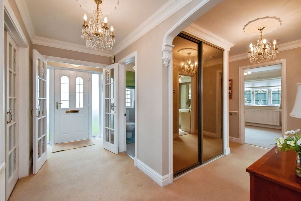 Property photo 2 of 17 Pbox-Img.Jpg