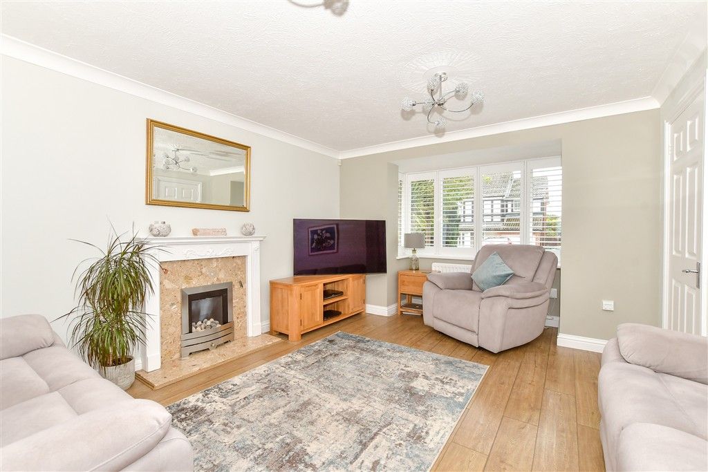 Property photo 1 of 14 Lounge