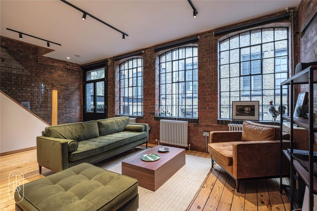 Property photo 2 of 41 Picture No. 13