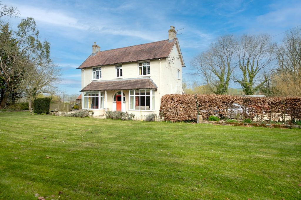 Property photo 1 of 20