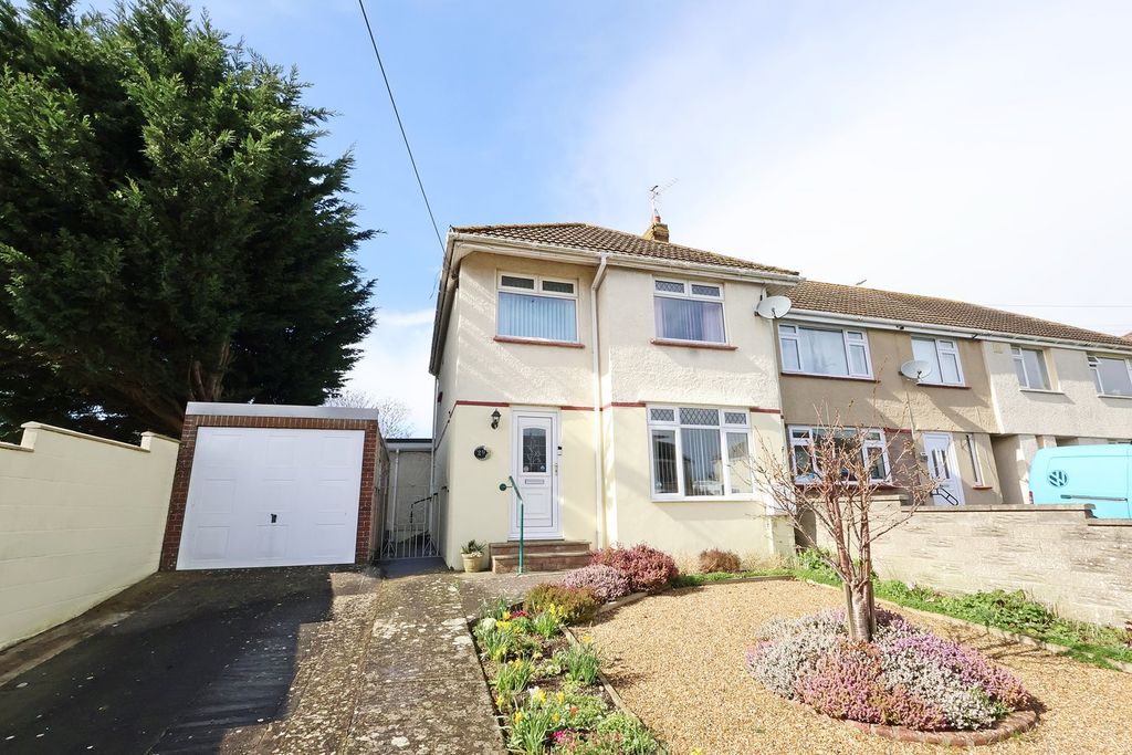 Property photo 1 of 28