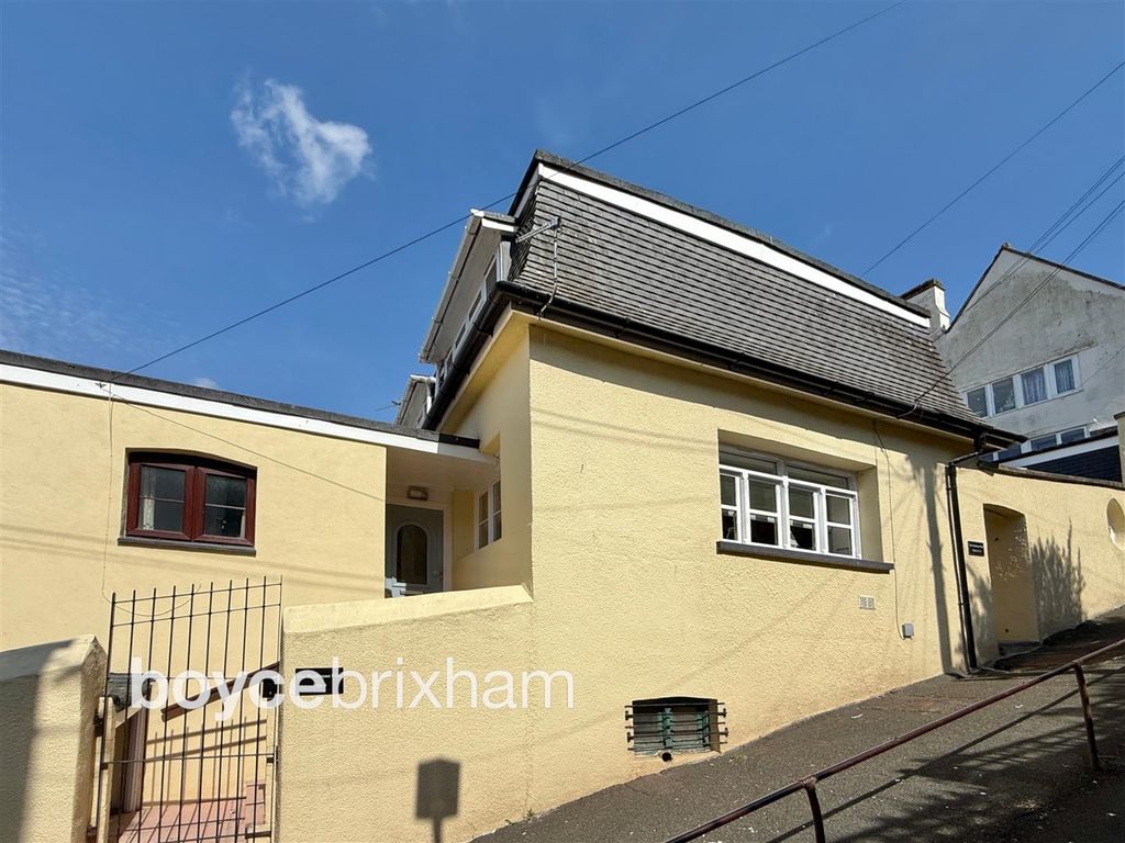 Property photo 1 of 13 Front Wm.Jpg